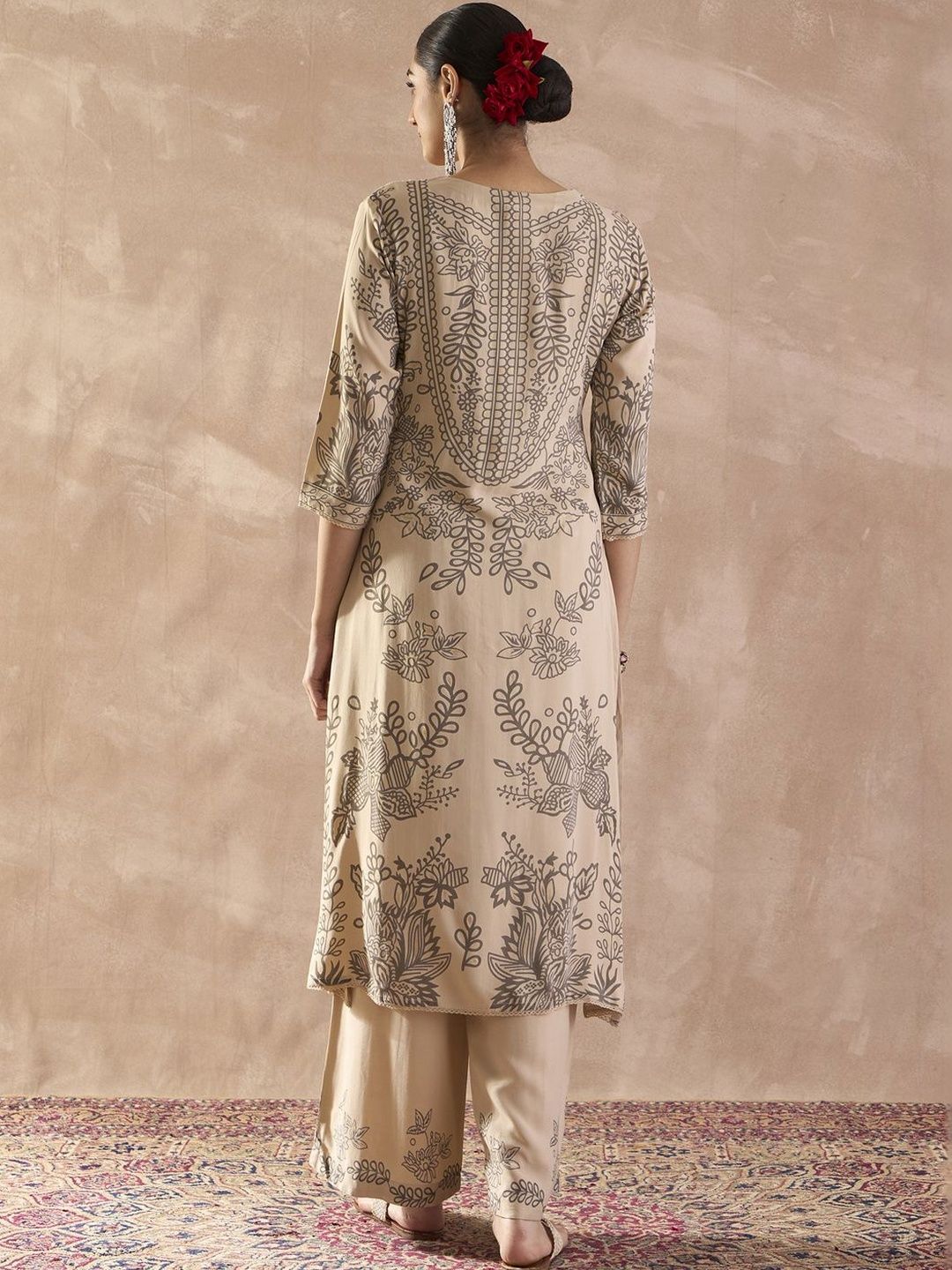 Women Ethnic Motifs Printed Regular Sequinned Kurta with Trousers