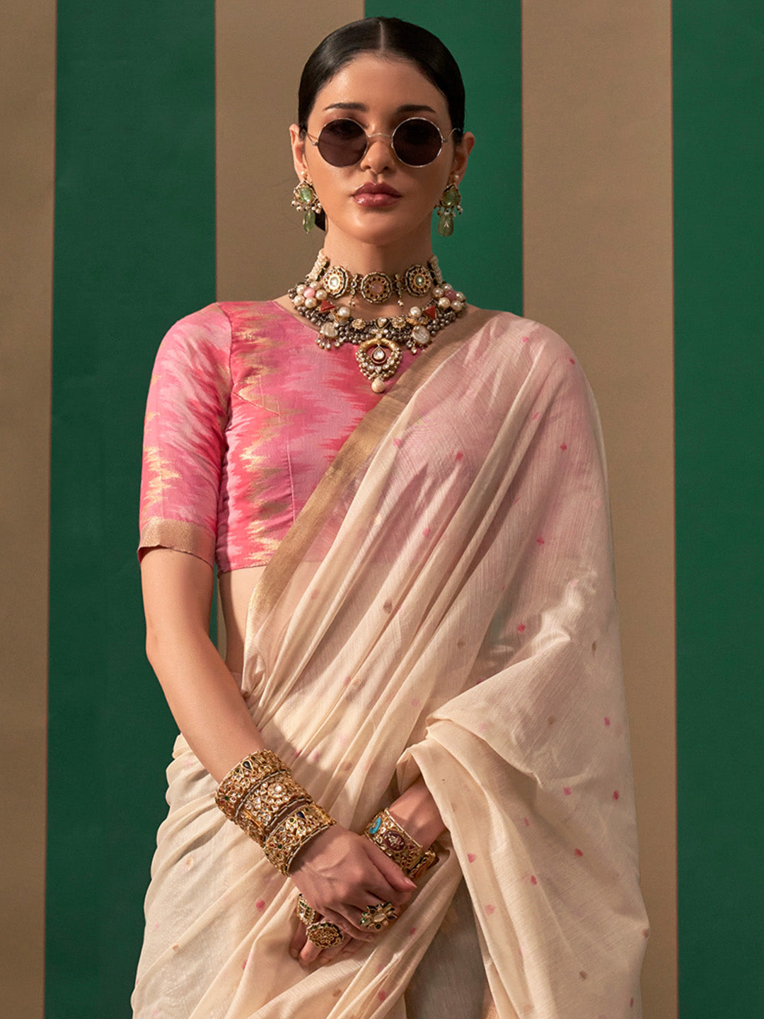 Women's Silk Blend Pink Woven Design Designer Saree With Blouse Piece