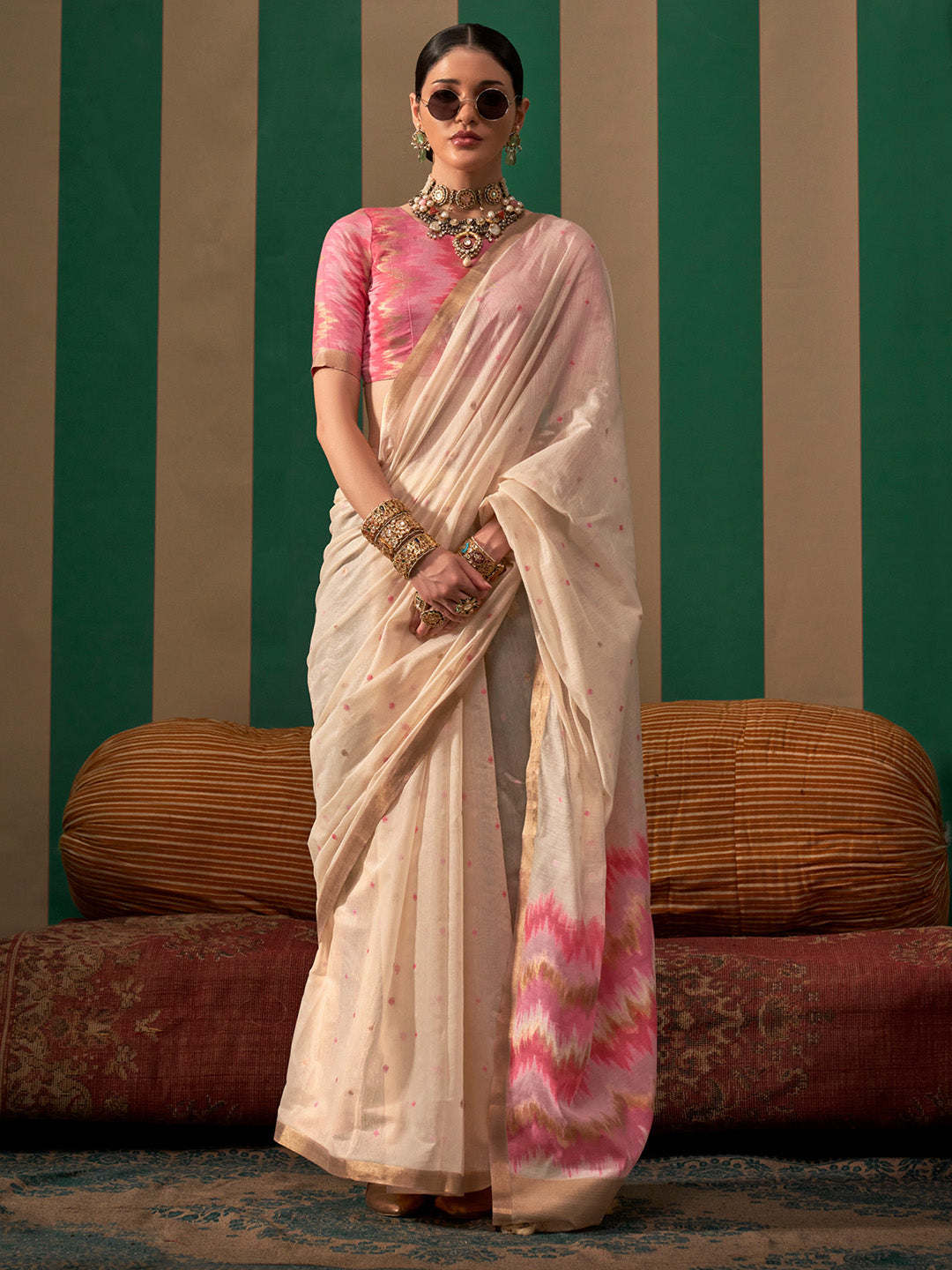 Women's Silk Blend Pink Woven Design Designer Saree With Blouse Piece
