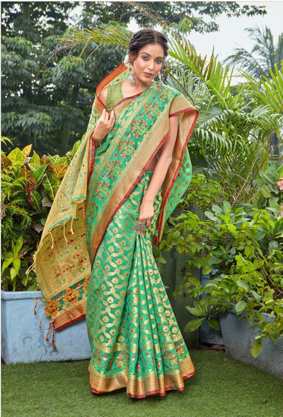 Indyancart GR Women's Kanishka Ombre Green Zari Woven Design Banarasi Organza Saree