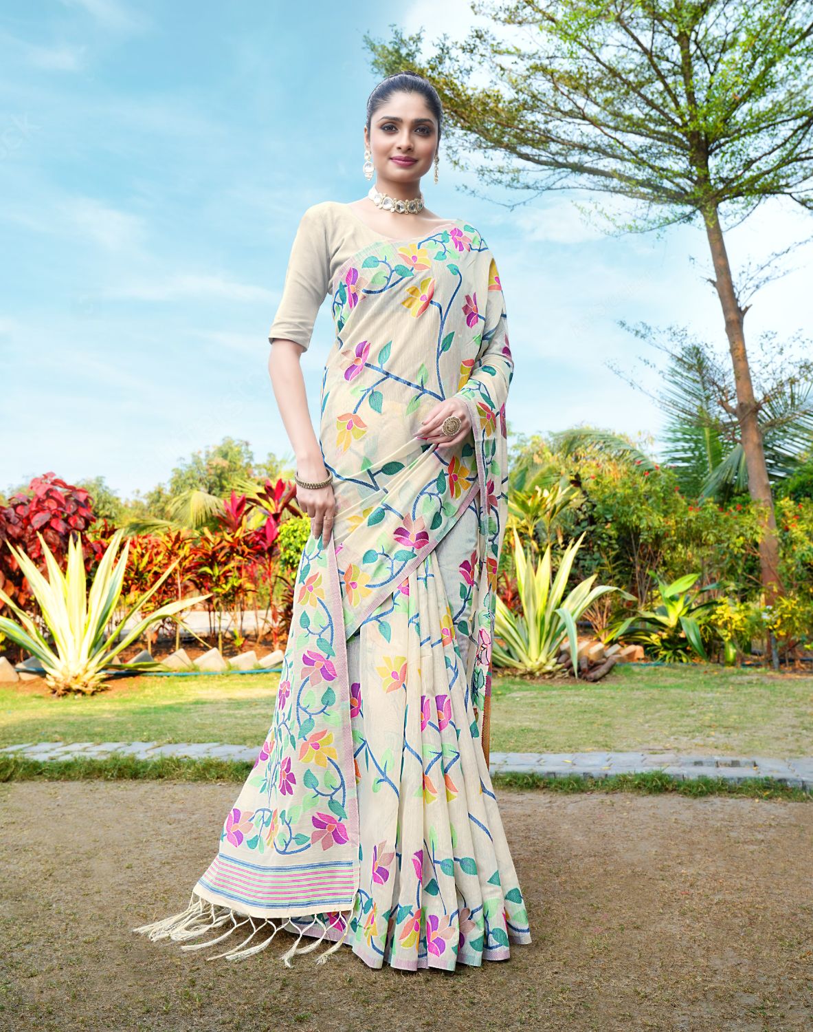 Dhiyona GR Women's Karvaah Off-White Soft Cotton Jamdani Saree