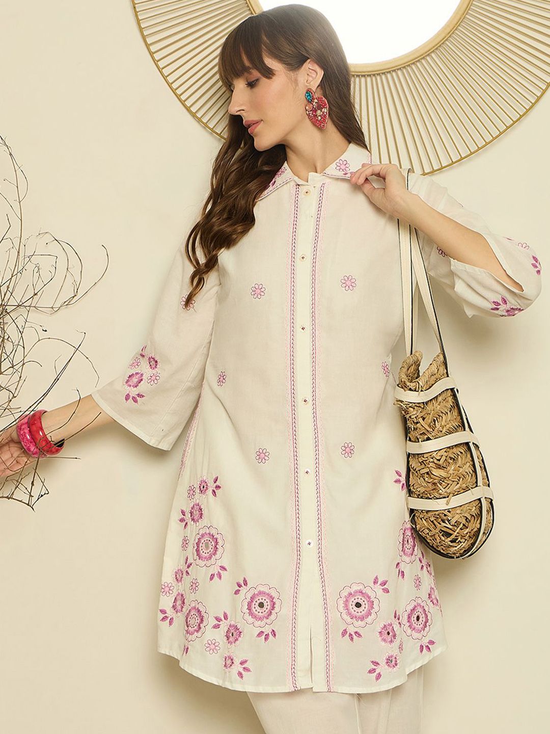 Women Floral Embroidered Pure Cotton Kurta with Trouser