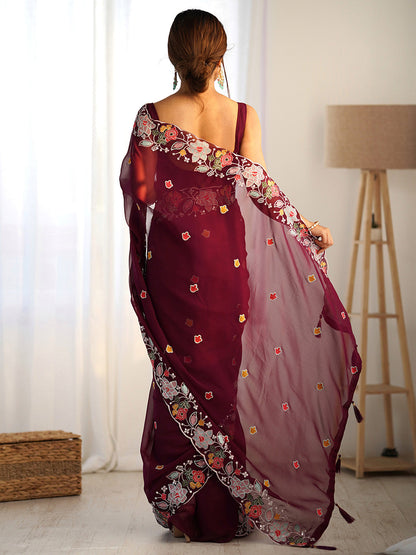 Women's Georgette Magenta Embellished Designer Saree With Blouse Piece
