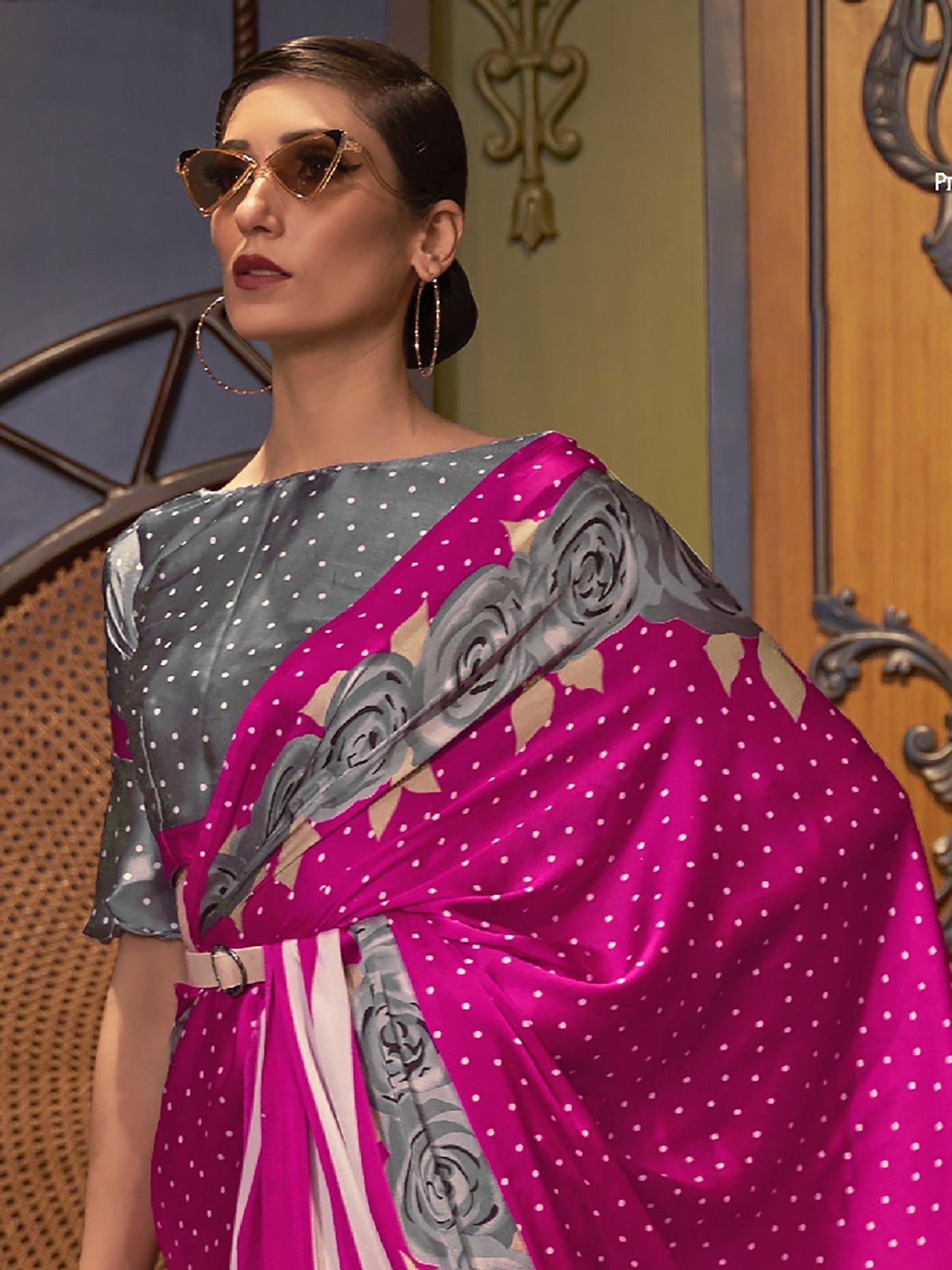 Women's Crepe Pink Printed Celebrity Saree With Blouse Piece