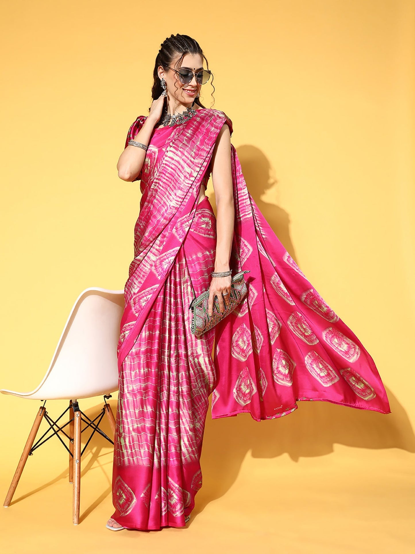 Women's Crepe Pink Printed Celebrity Saree With Blouse Piece