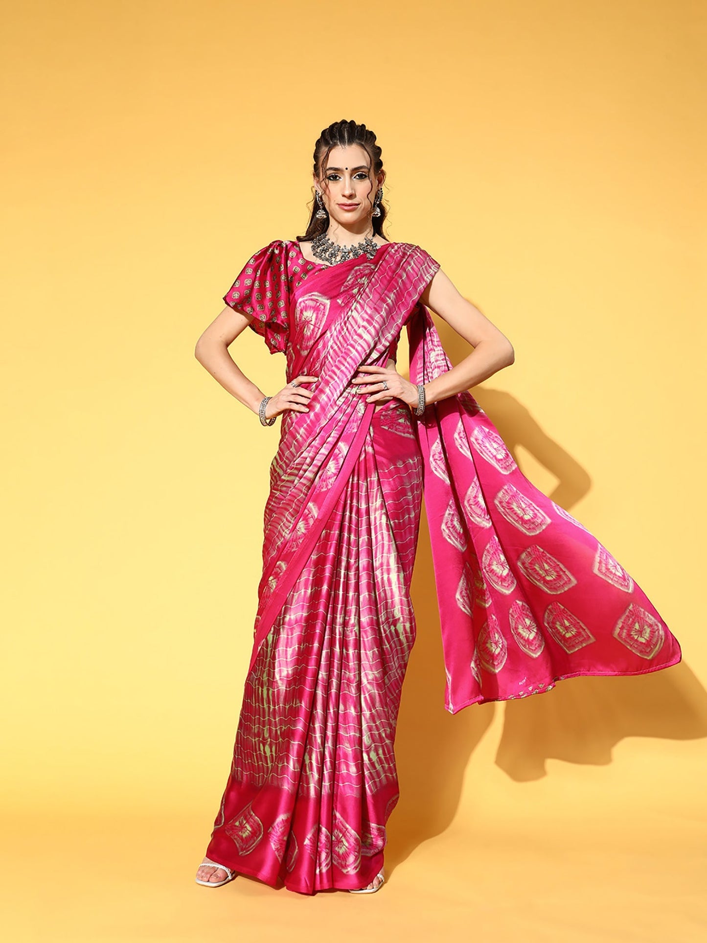 Women's Crepe Pink Printed Celebrity Saree With Blouse Piece