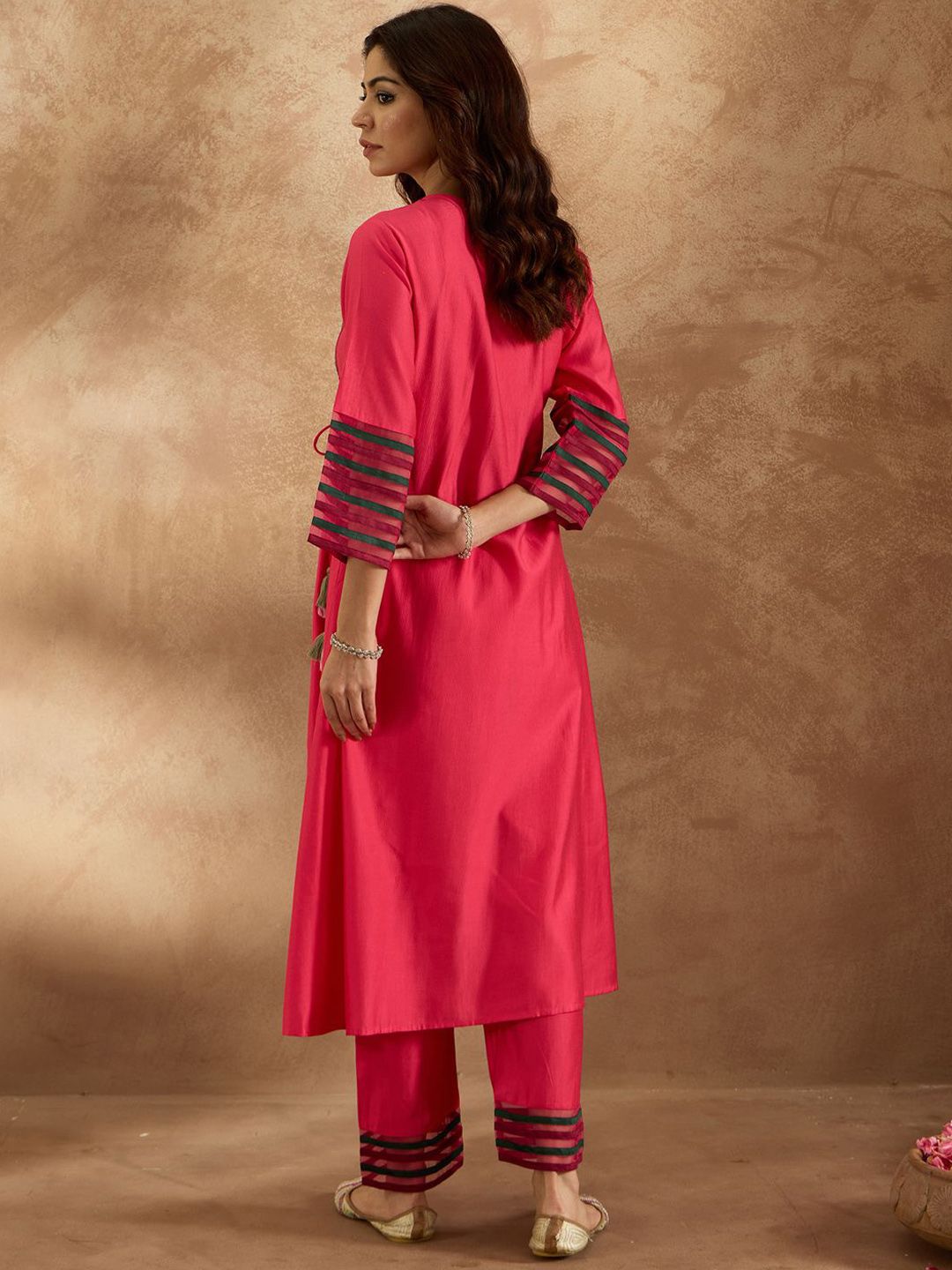 Indyancart IE Women Floral Embroidered Empire Thread Work Liva Kurta with Trousers