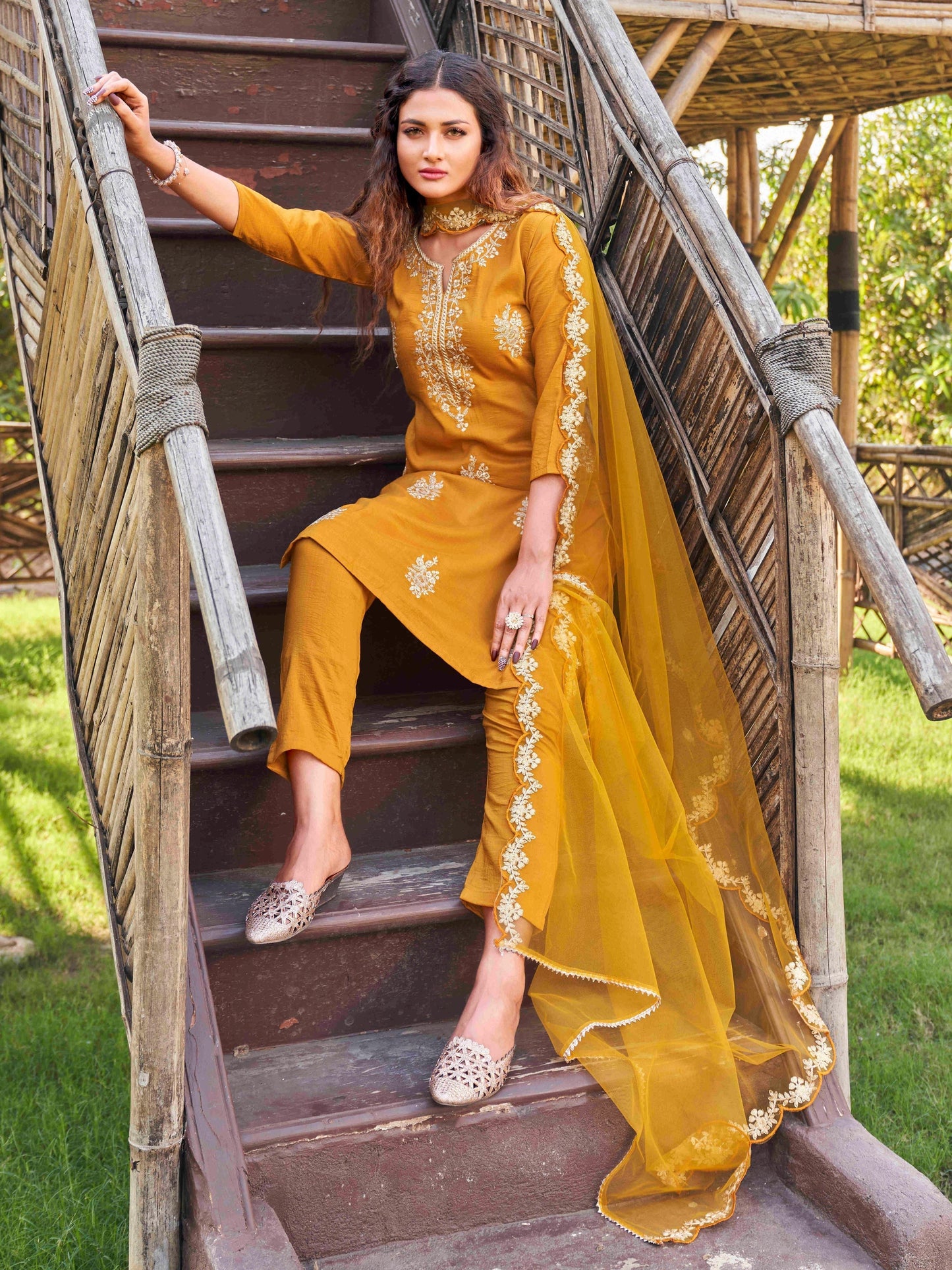 Dhiyona TI Women's Mustard Embroidered Kurta with Net Dupatta��