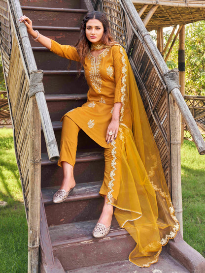 Dhiyona TI Women's Mustard Embroidered Kurta with Net Dupatta��