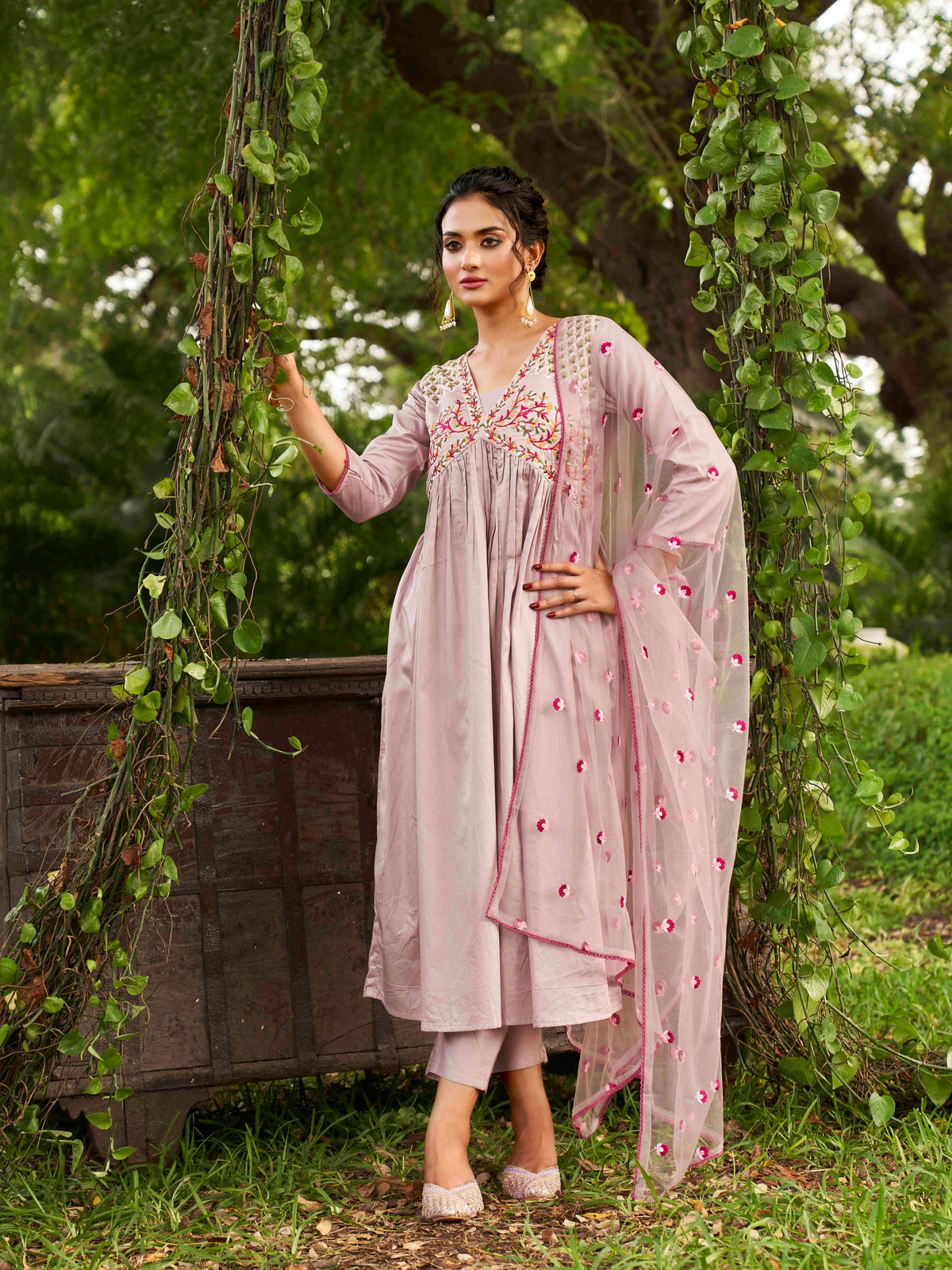 Indyancart TI Women's Mauve Embroidery Thread Work Alia Cut Kurta