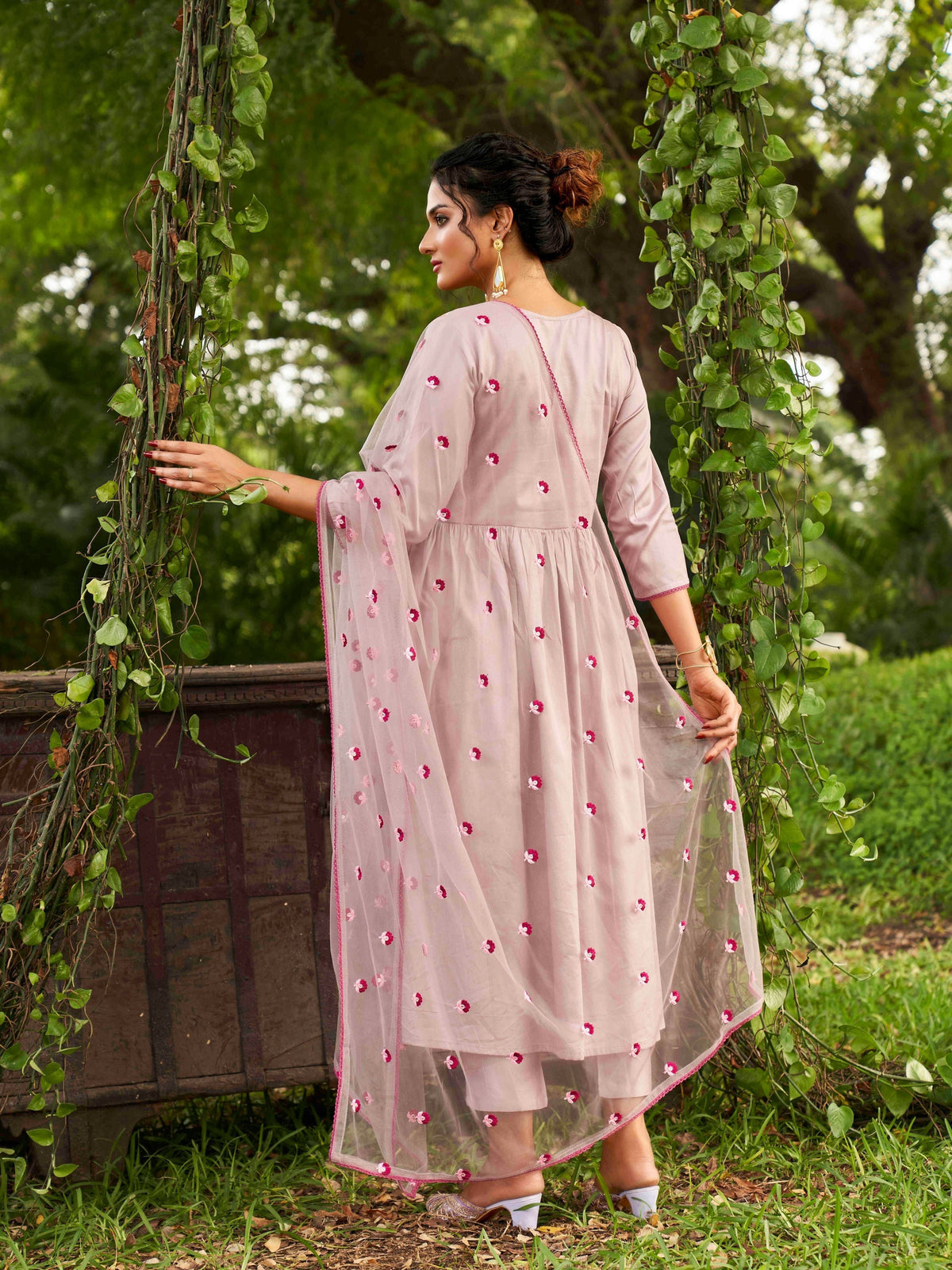 Indyancart TI Women's Mauve Embroidery Thread Work Alia Cut Kurta