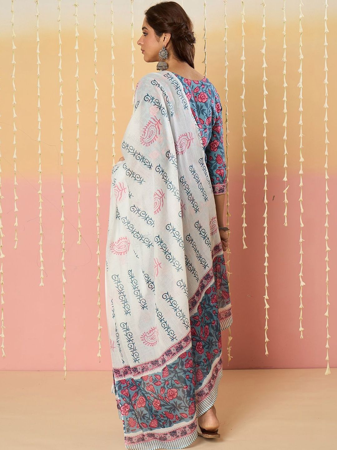 Women Floral Printed Regular Thread Work Pure Cotton Kurta with Trousers & With Dupatta