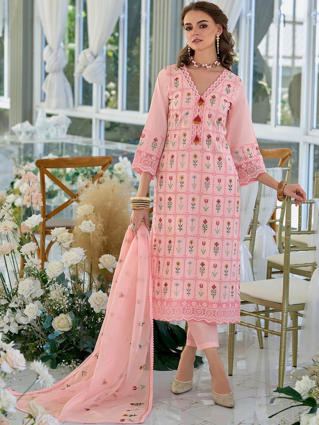 Women Floral Embroidered Regular Thread Work Pure Cotton Kurta with Trousers & With Dupatta