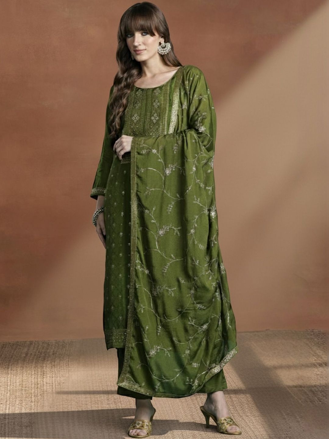 Women Regular Kurta with Trousers & With Dupatta