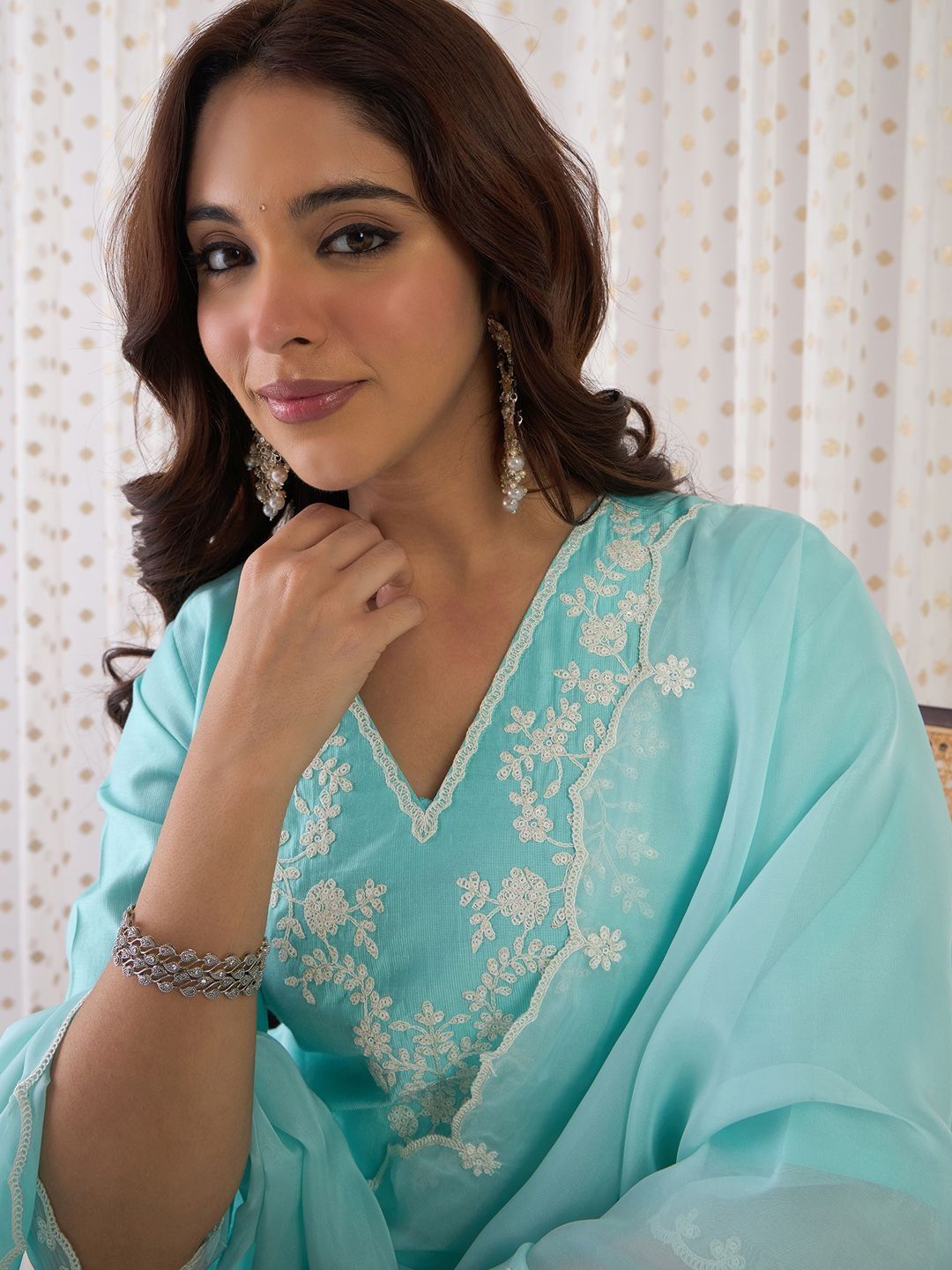 Women Ethnic Motifs Embroidered Regular Thread Work Liva Kurta with Trousers & With Dupatta