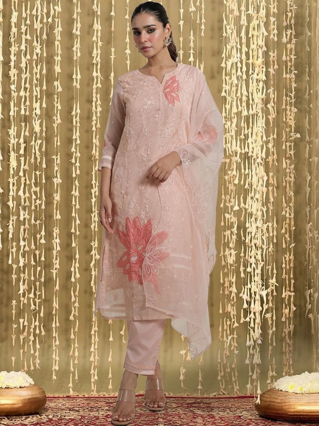 Women Floral Embroidered Regular Thread Work Kurta with Trousers & With Dupatta