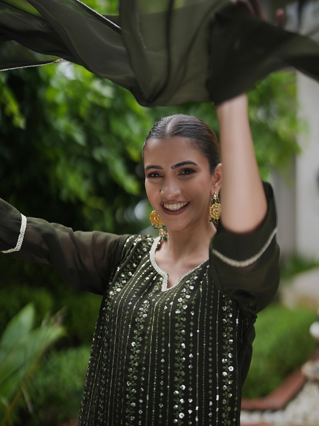 Indyancart IE Ethnic Motifs Embroidered Sequinned Kurta With Sharara & Dupatta