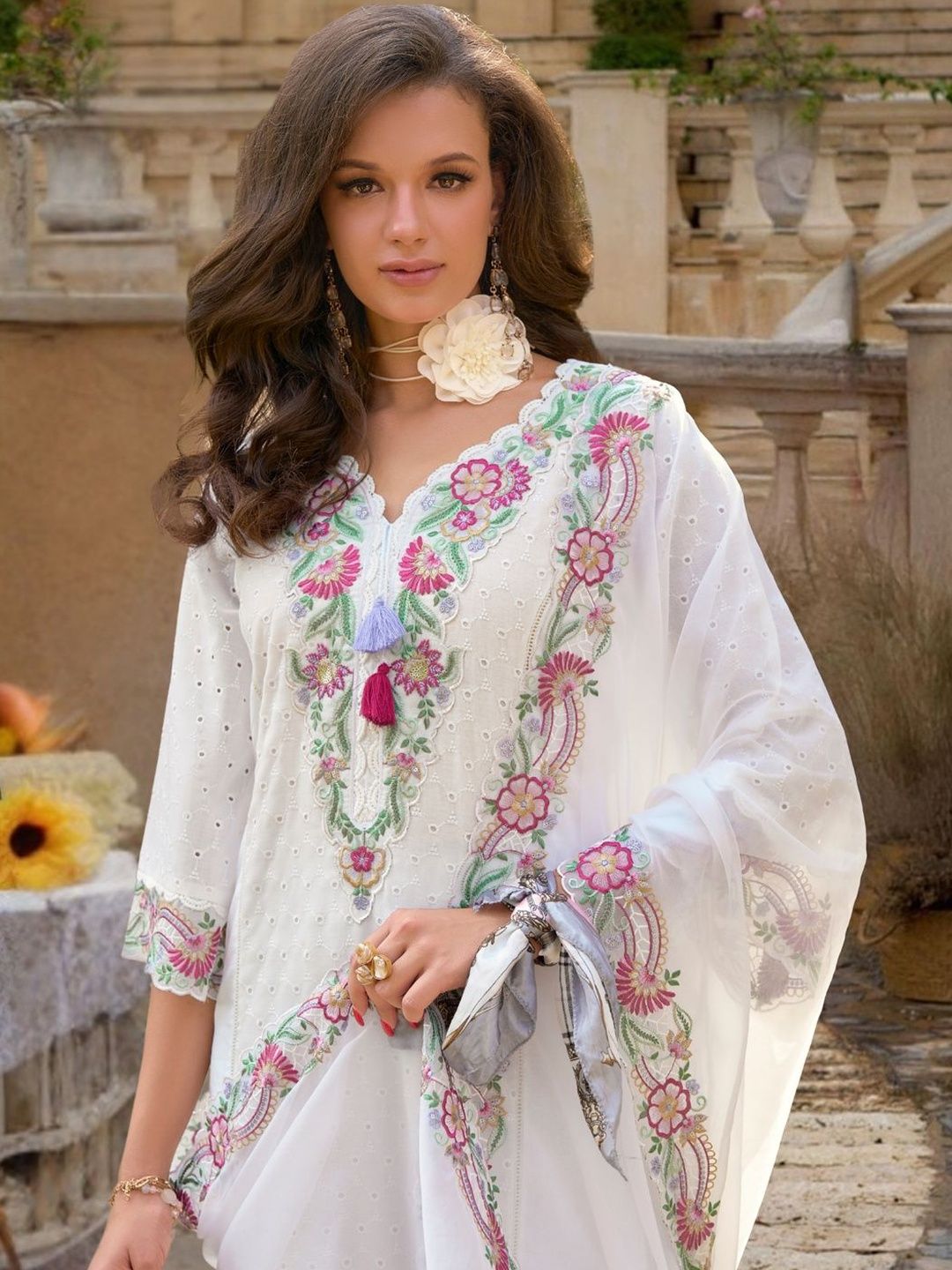 Women Floral Embroidered Regular Thread Work Pure Cotton Kurta with Trousers & With Dupatta