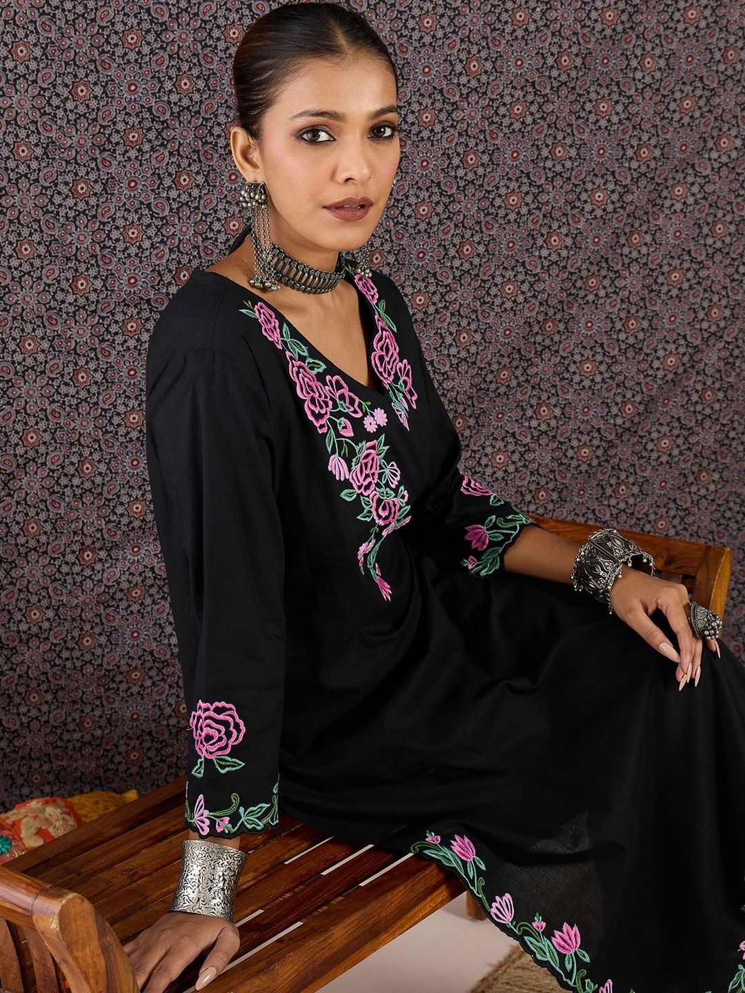 Women Floral Embroidered Regular Thread Work Pure Cotton Kurta with Trousers