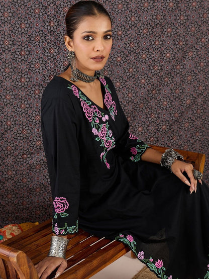 Women Floral Embroidered Regular Thread Work Pure Cotton Kurta with Trousers