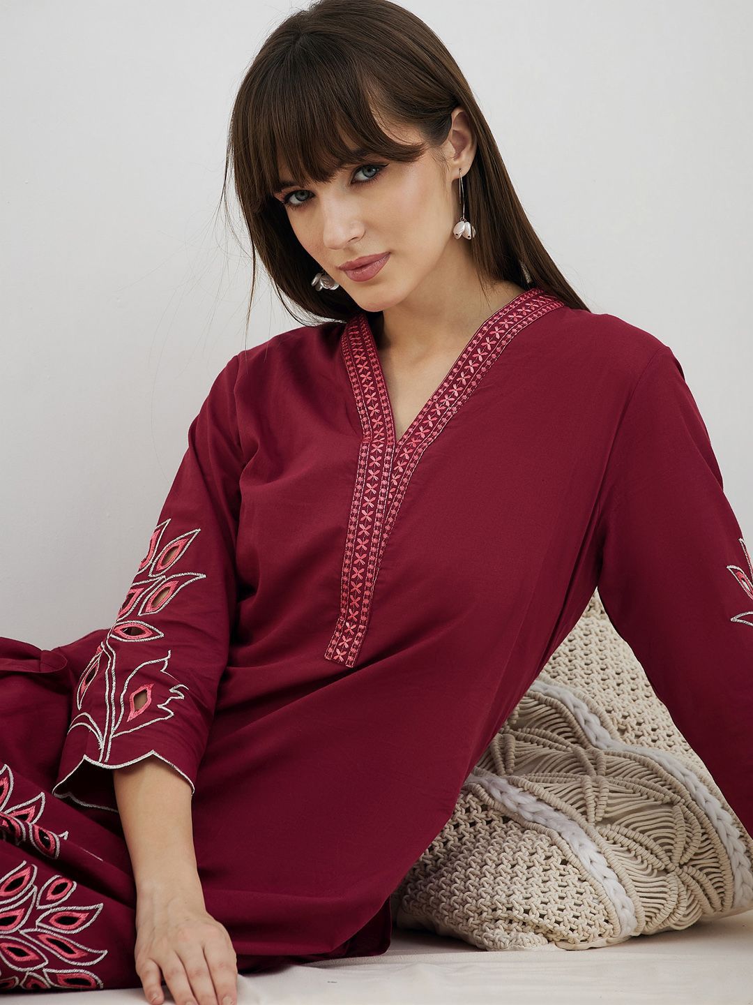 Women Ethnic Motifs Embroidered Thread Work Pure Cotton Kurta with Trousers