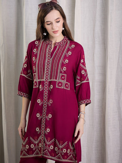 Indyancart IE Women Ethnic Motifs Embroidered Thread Work Kurta With Trousers Kurta Sets