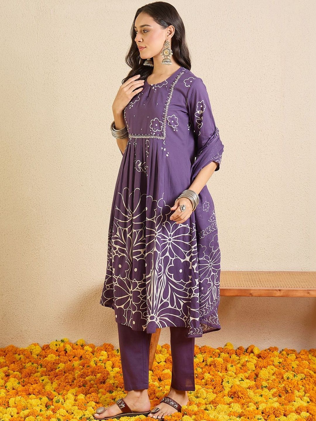 Women Floral Printed Panelled Thread Work Pure Cotton Kurta with Trousers & With Dupatta