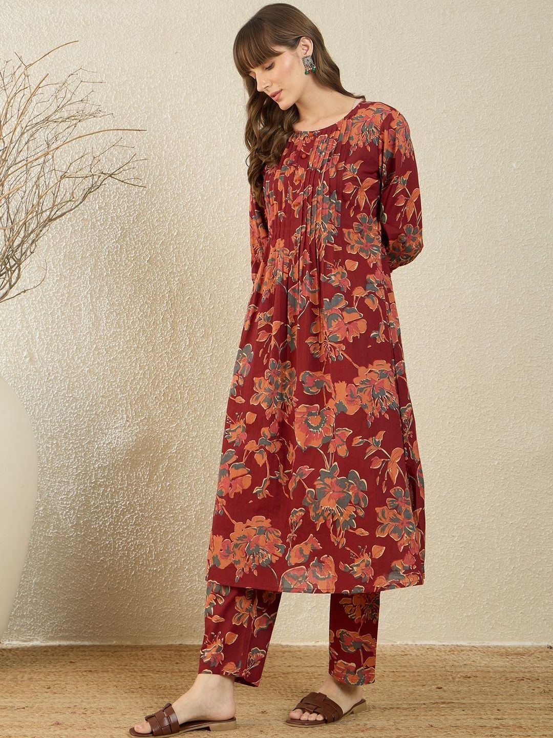 Women Floral Printed Pleated Pure Cotton Kurta with Trousers