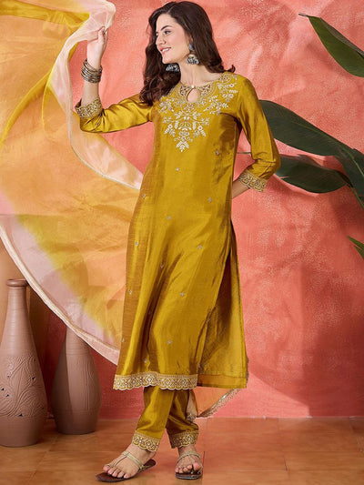 Indyancart SN Women's Floral Yoke Deisgn Keyhole Neck Zari Straight Kurta & Trousers With Dupatta