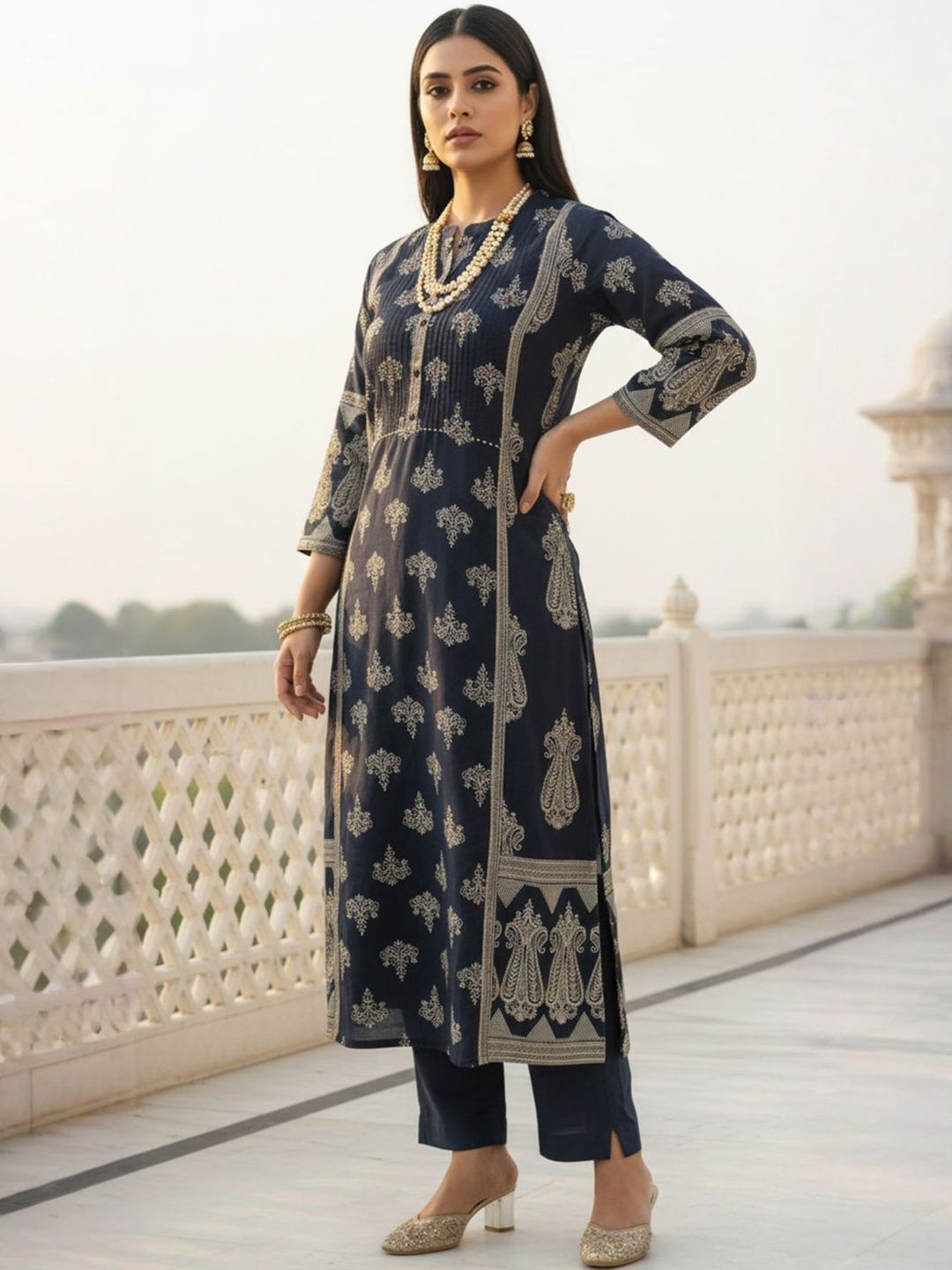 Women Ethnic Motifs Printed Pure Cotton Kurta with Trousers