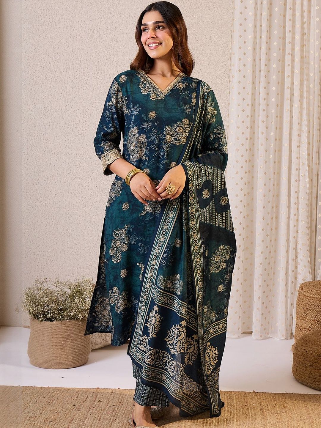 Floral Printed Straight Chanderi Silk Kurta With Trousers & Dupatta