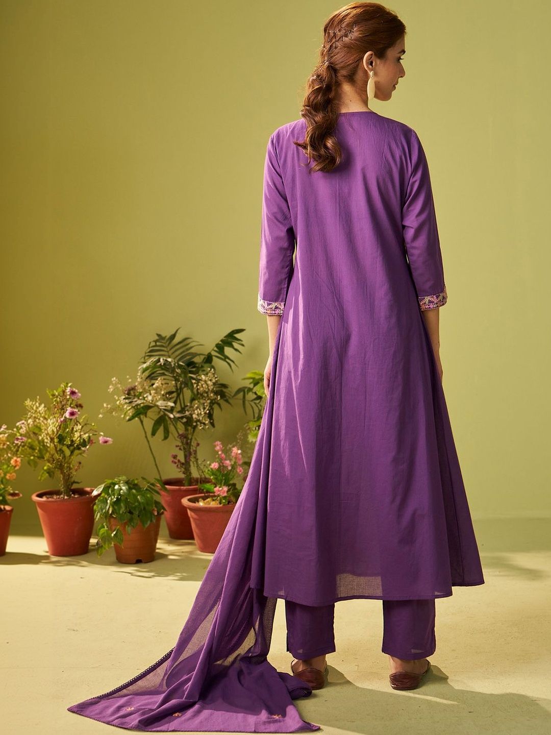 Women Floral Embroidered Panelled Thread Work Pure Cotton Kurta with Trousers & With Dupatta