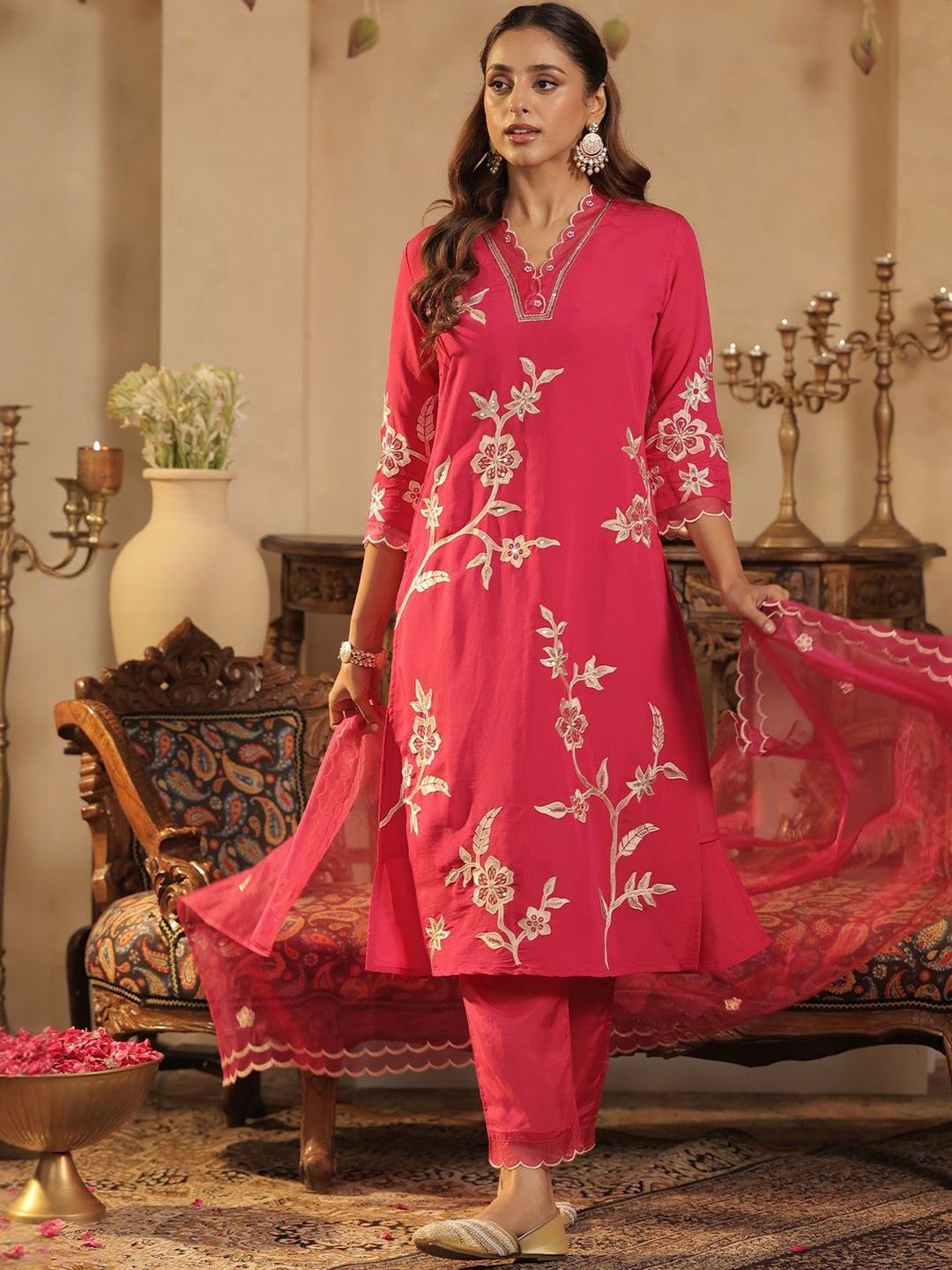 Floral Embroidered Thread Work V-Neck Straight Kurta & Trousers With Dupatta