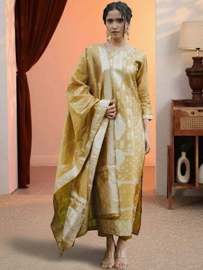 Women Regular Kurta with Trousers & With Dupatta
