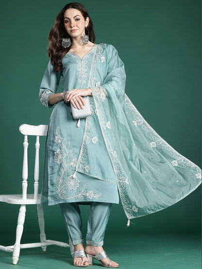Indyancart IE Women Floral Embroidered Regular Kurta with Trousers & With Dupatta