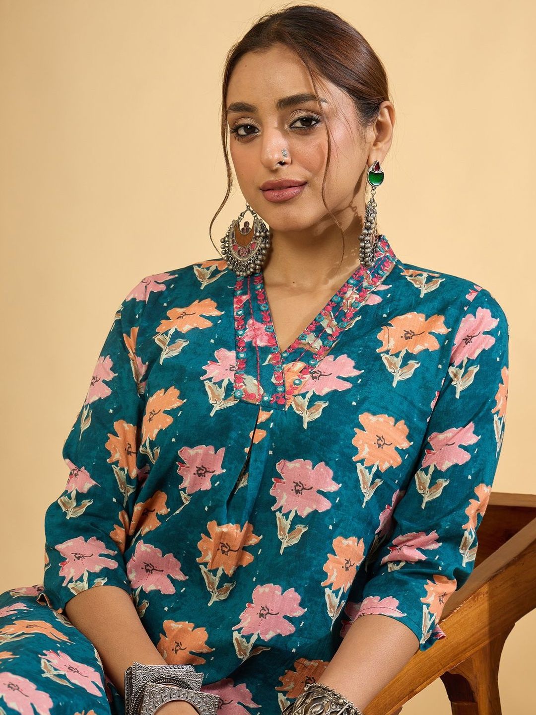 Women Floral Printed Regular Thread Work Pure Cotton Kurta with Trousers