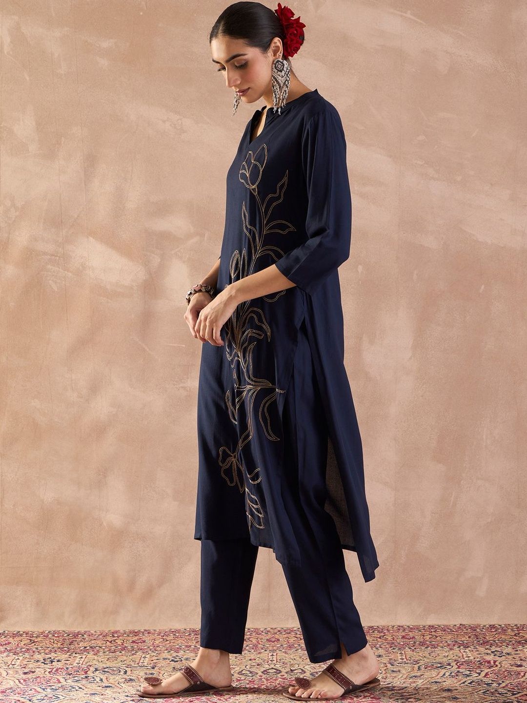 Floral Embroidered Mandarin Collar Thread Work Kurta With Trouser
