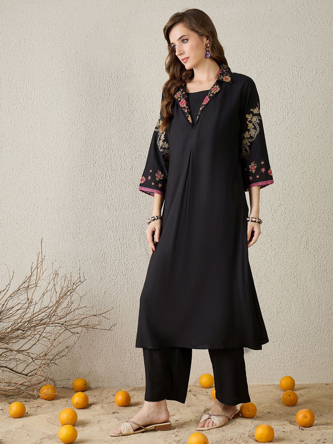 Women Floral Embroidered Regular Thread Work Kurta with Trousers