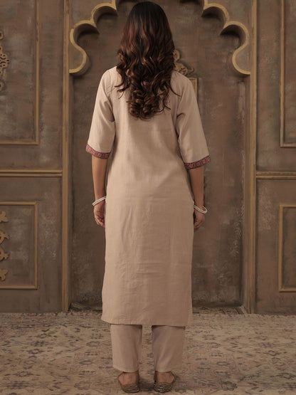 Women Geometric Printed Kurta with Trousers & Dupatta