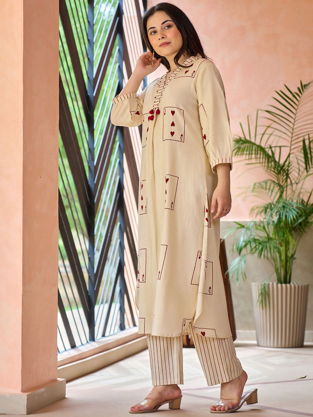 Geometric Printed Screen Technique Thread Work Kurta With Trousers