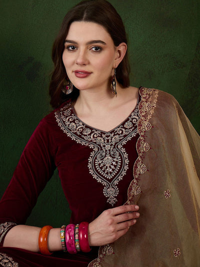 Indyancart SN Women's Zari Sequence Embroidered Straight Velvet Kurta Trousers With Dupatta