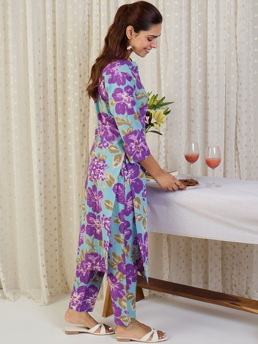 Floral Printed V-Neck Pure Cotton Straight Kurta With Trousers