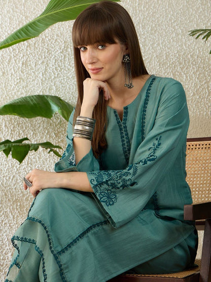 Women Ethnic Motifs Embroidered Regular Thread Work Kurta with Trousers