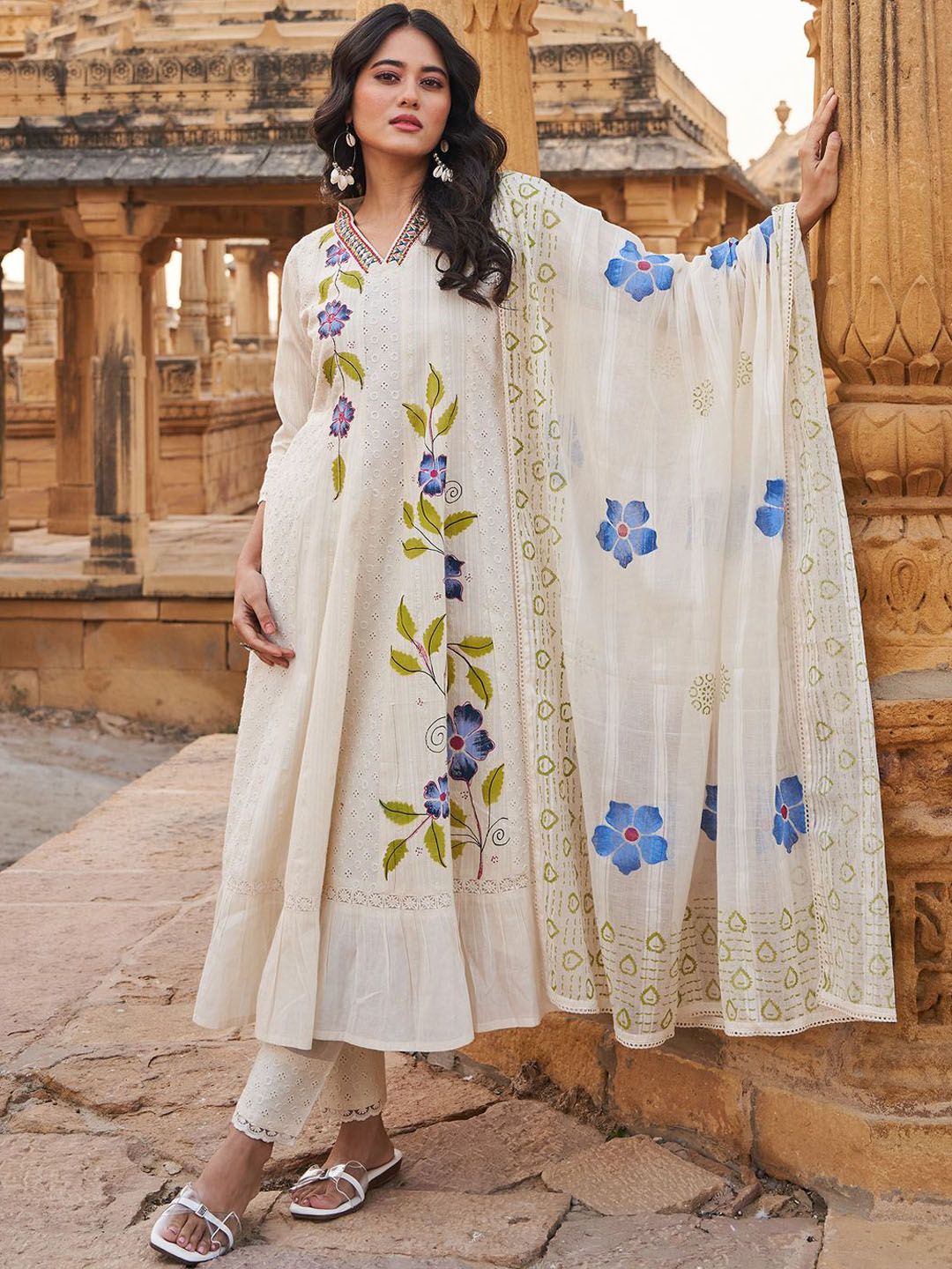 Floral Embroidered Mirror Work V-Neck Pure Cotton Kurta With Trousers & Dupatta