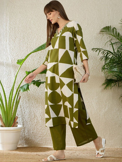 Dhiyona IE Printed V-Neck Pure Cotton Top With Trousers