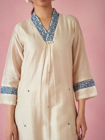Women Floral Embroidered Regular Thread Work Kurta with Trousers & With Dupatta
