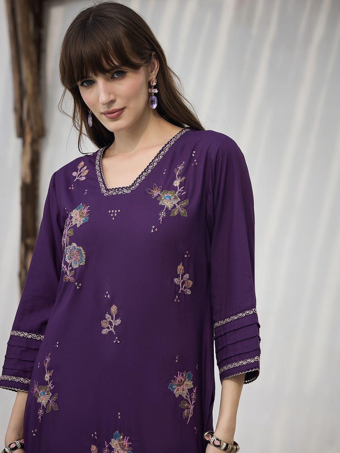 Floral Embroidered Square Neck Thread Work Straight Kurta & Trousers
