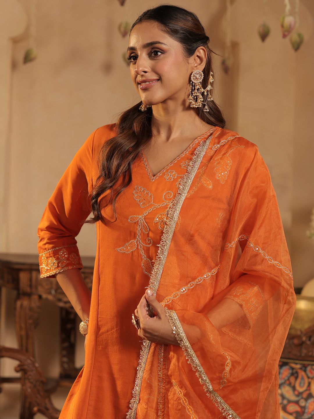 Women Ethnic Motifs Printed Kurta with Trouser