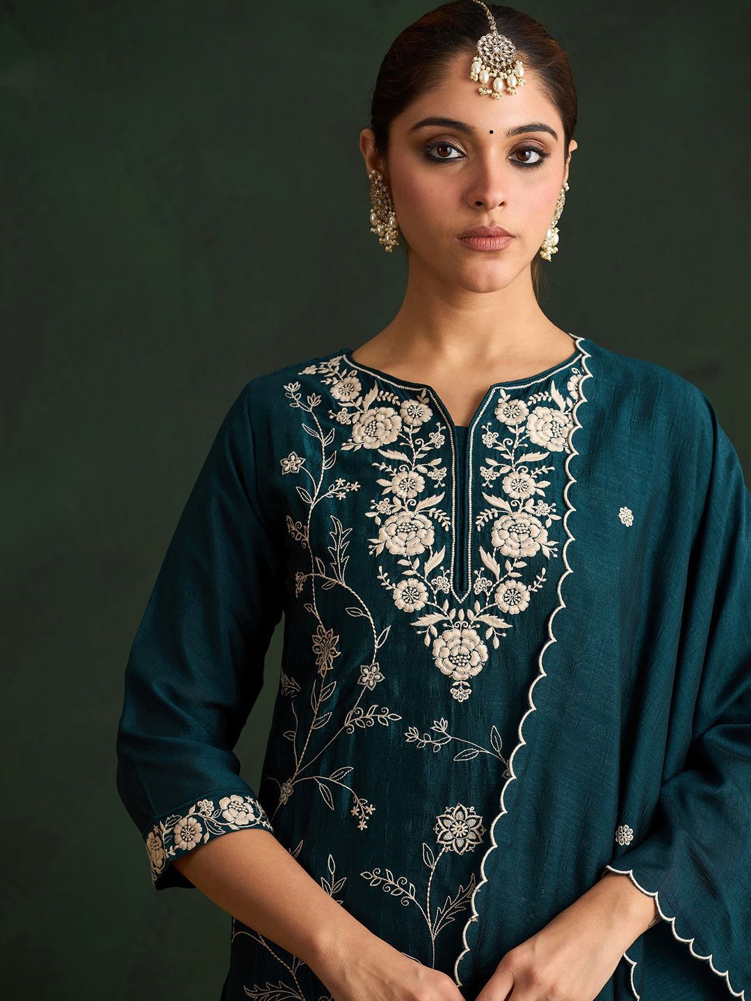 Indyancart IE Ethnic Motifs Embroidered Straight Kurta With Trousers & Dupatta