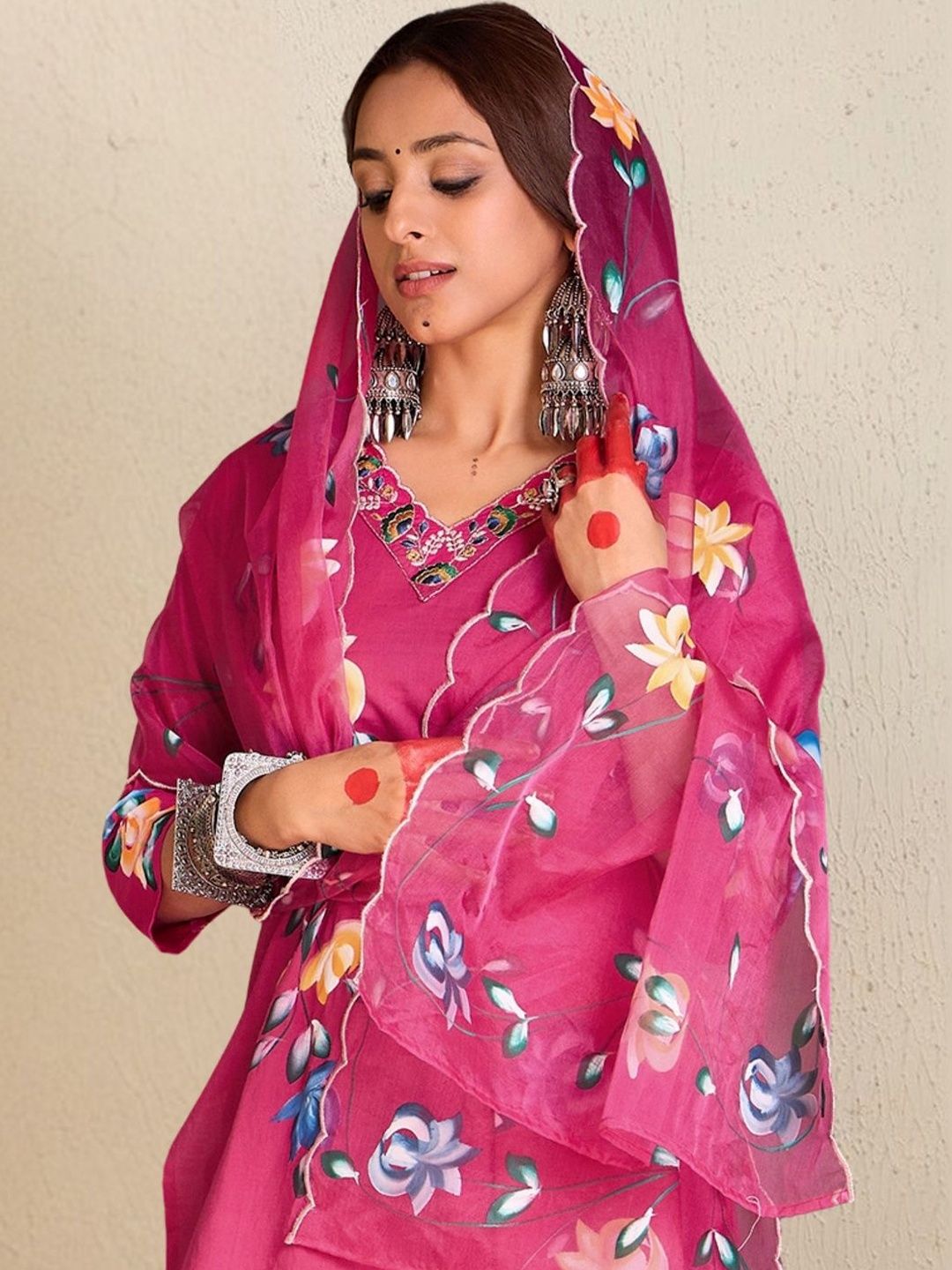 Women Floral Printed Regular Thread Work Pure Cotton Kurta with Trousers & With Dupatta
